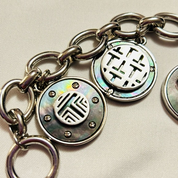 🔥NWOT🔥RARE Tory Burch Iridescent Charm Bracelet - Picture 11 of 13